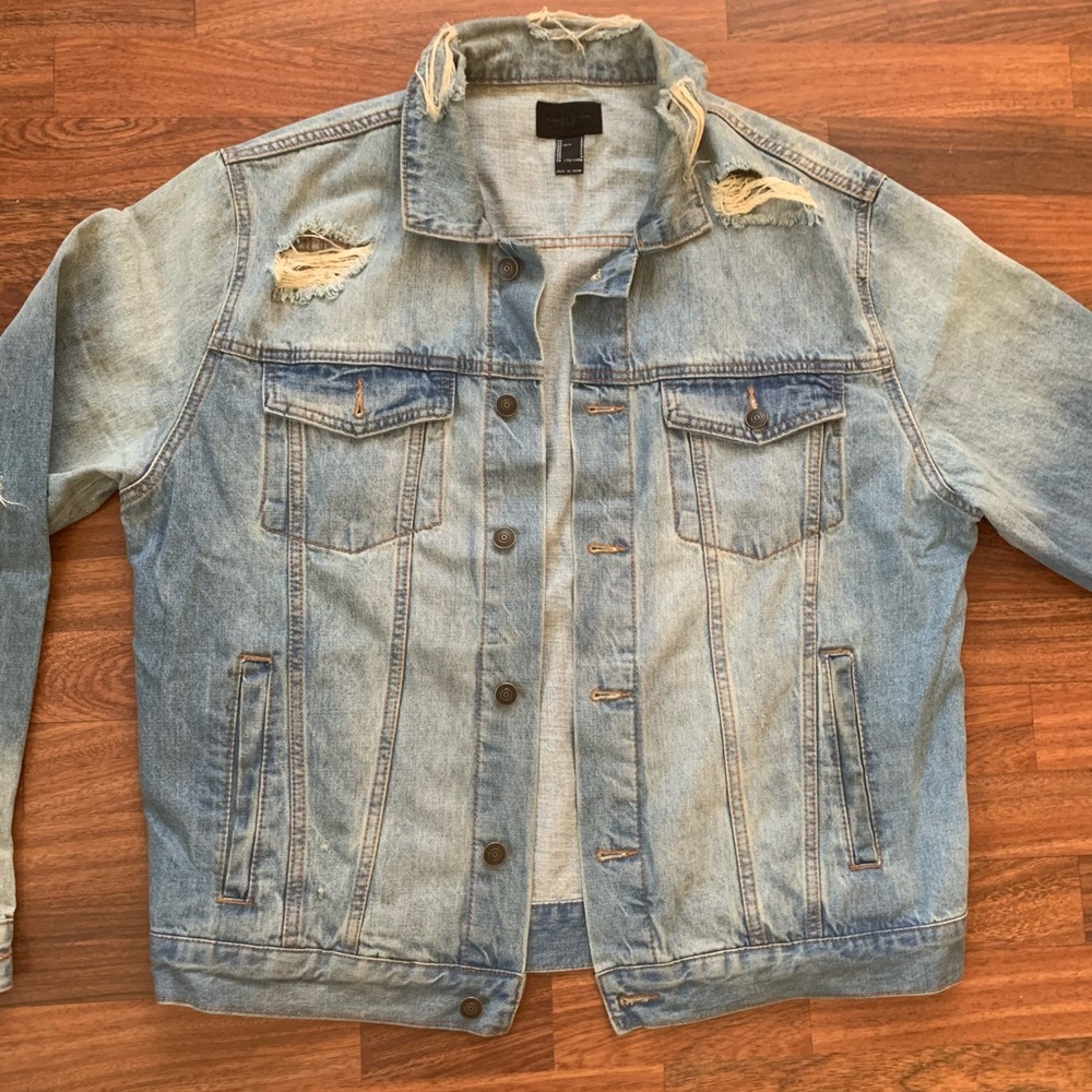 Forever 21 Men L Distressed Denim Jacket Light Wash Casual Streetwear RN 07658